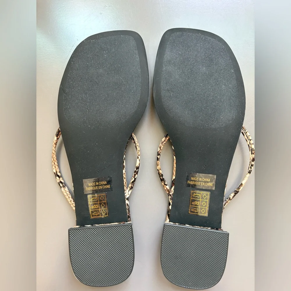 New Anthropologie Jeffrey Campbell Chance-it Sandal Snake Print Silver Disc SZ 9
